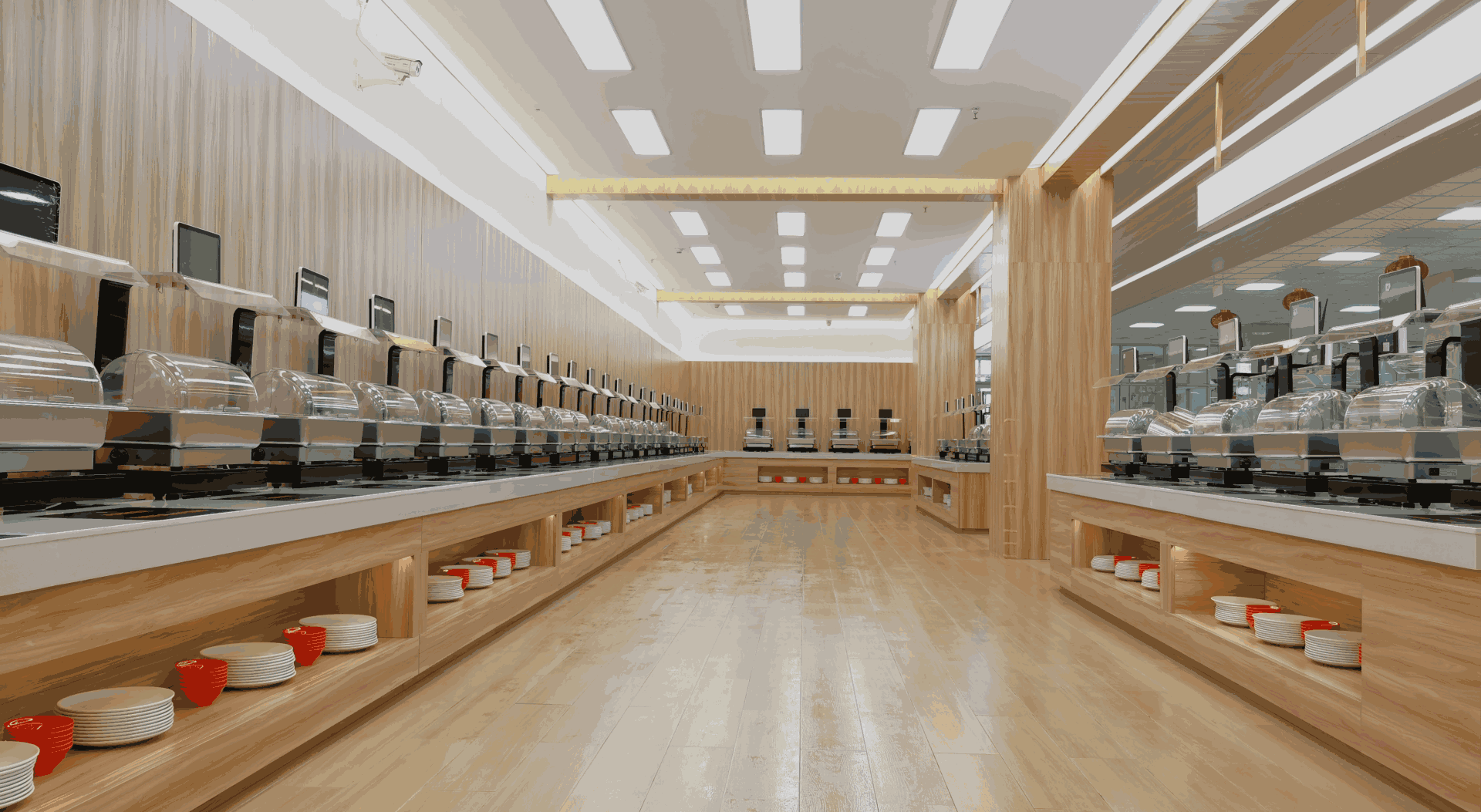 關鍵詞：明廚亮灶，智慧食堂取餐區，深圳市武智科技，智能餐飲空間;描述：深圳市武智科技打造的明廚亮灶智慧食堂取餐區，展現整潔有序、科技感十足的智能餐飲空間場景