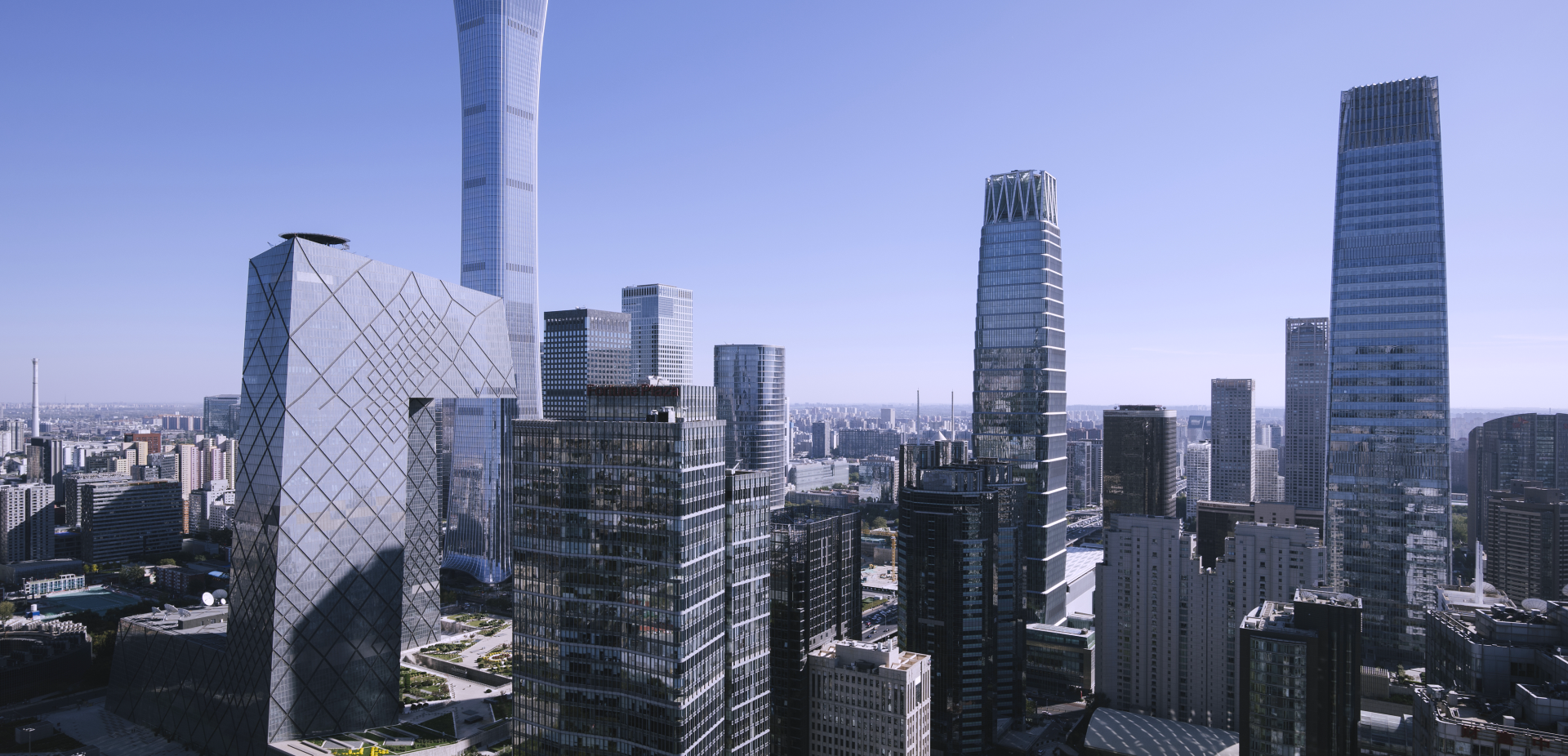 關(guān)鍵詞：智慧樓宇，地標(biāo)建筑，深圳市武智科技;描述：深圳市武智科技相關(guān)的智慧樓宇場(chǎng)景，包含地標(biāo)性建筑的現(xiàn)代化城市建筑群